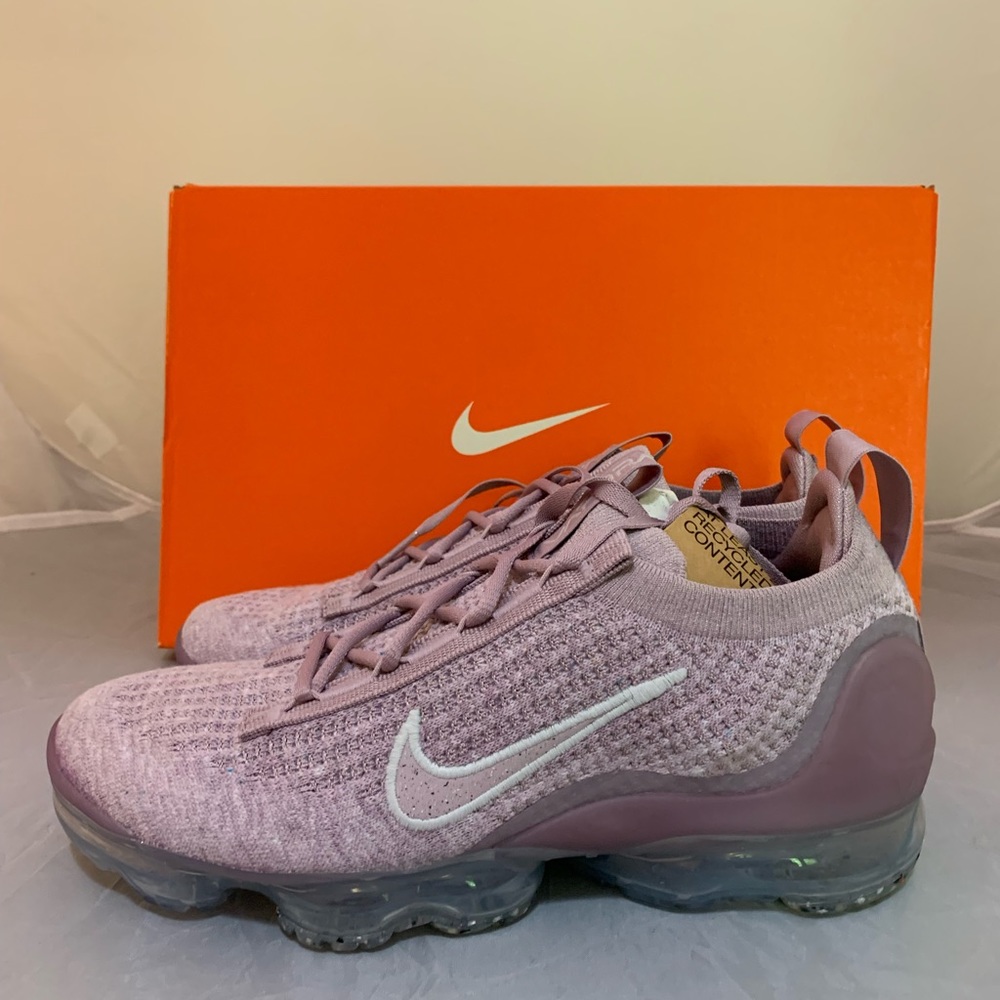 nike women’s pink vapormax 2021 flyknit plum fog size 8 DC9454 500